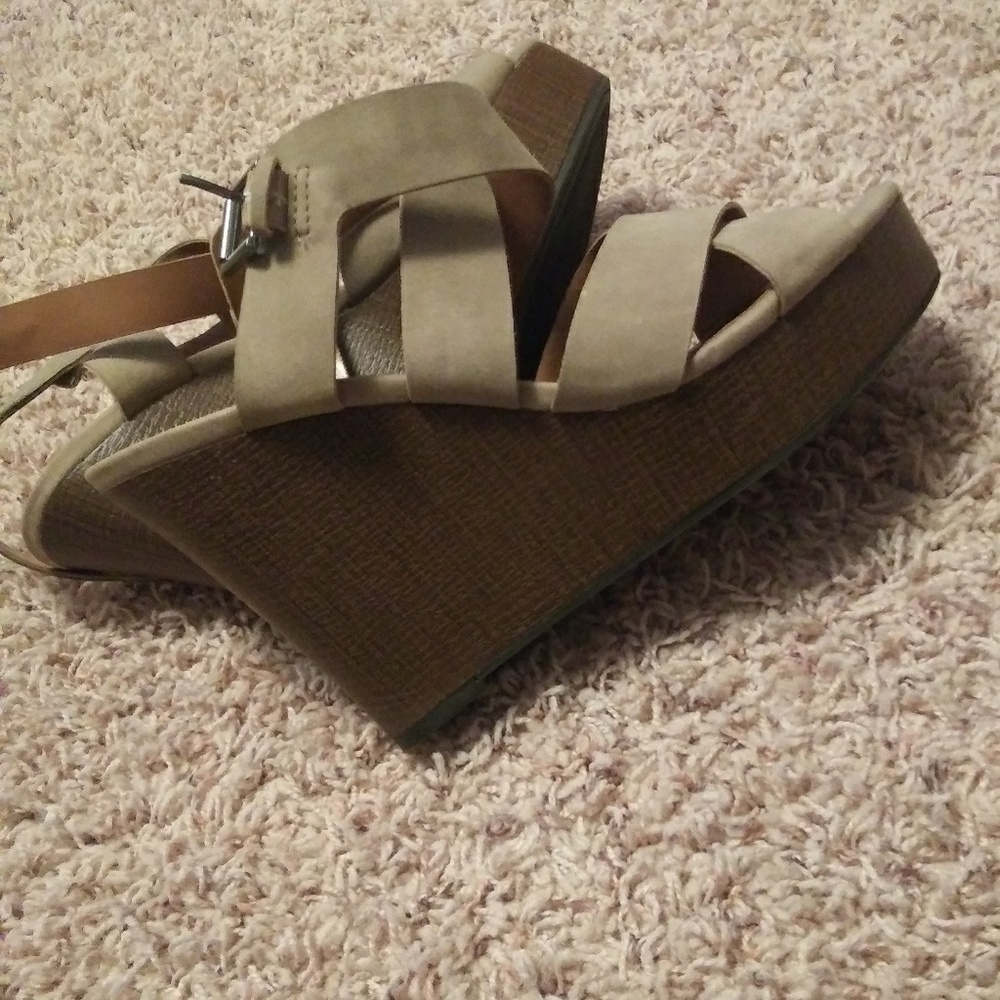 Cute wedges new without tag